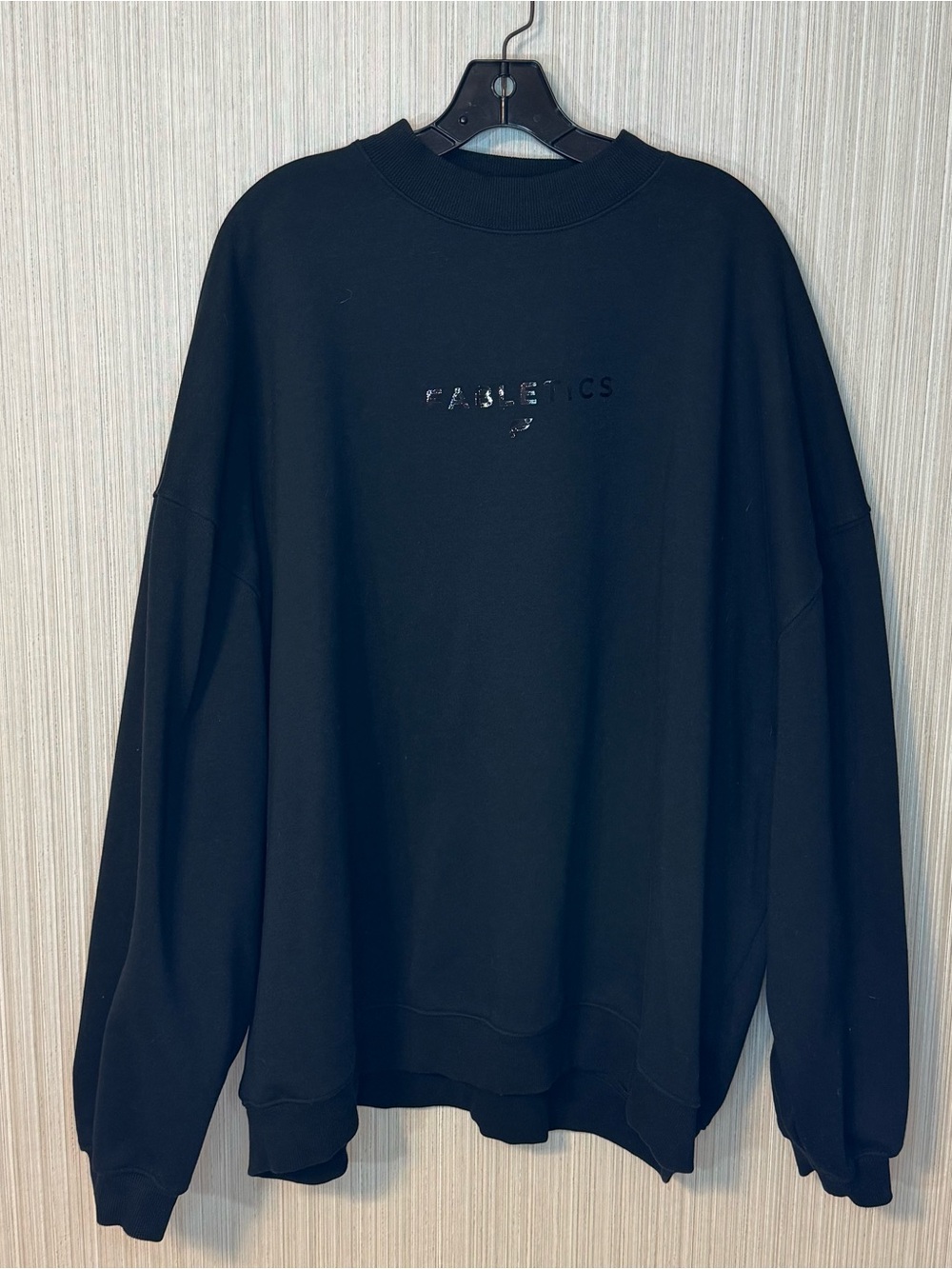 Fabletics oversized black crewneck sweatshirt size XL athletic activewear cozy